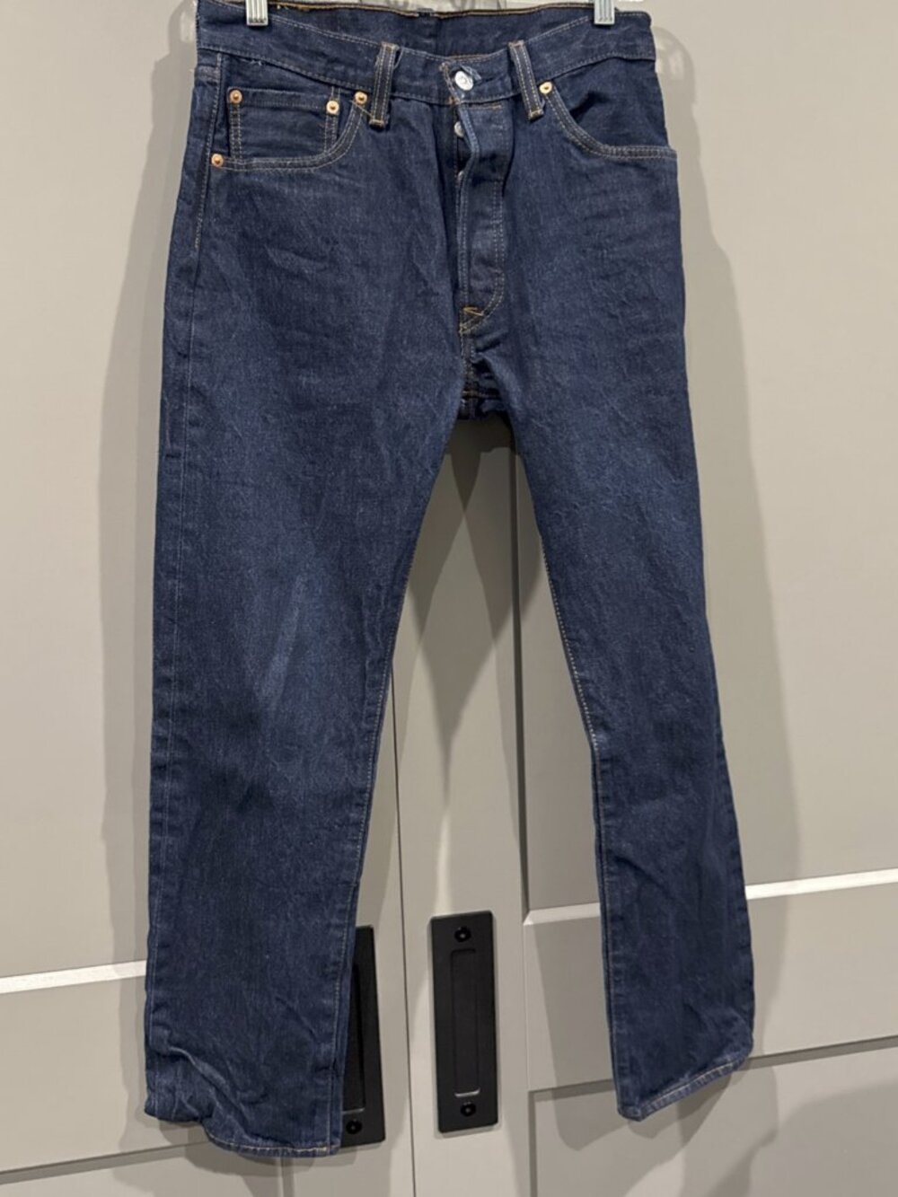 Levis 501 Jeans Mens 32 x 32 Button Fly Blue Denim Straight Leg Dark Wash